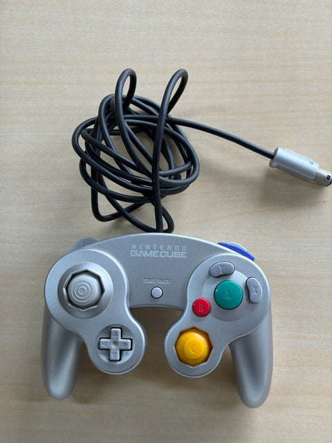 ニンテンドーゲームキューブ専用コントローラ シルバー