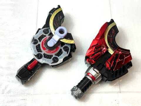BANDAI Kamen Rider Geats PREMIUM DX Memorial Magnum & Boost Raise Buckle