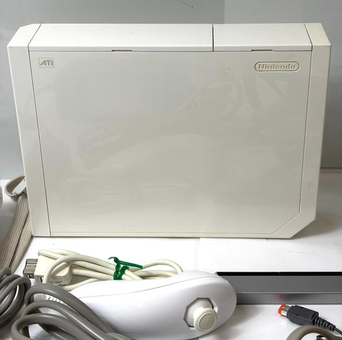Nintendo Wii Console Set White Remote Nunchuk Sensor Bar AC Adapter AV Cable NTSC-J