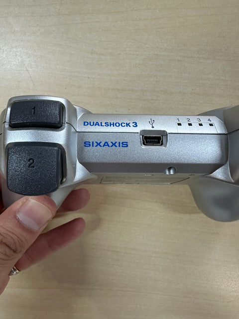 ワイヤレスコントローラ (DUALSHOCK3) サテン・シルバー