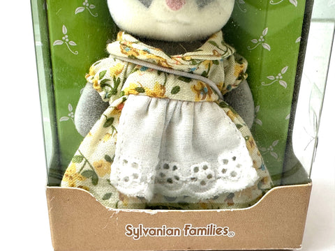 EPOCH Sylvanian Families Wata Usagi Rabbit Mother Doll U-32 Figure