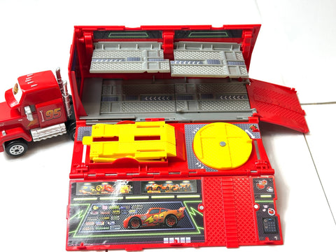 TAKARA TOMY Tomica Disney Pixar Cars Mack Maintenance Trailer Playset