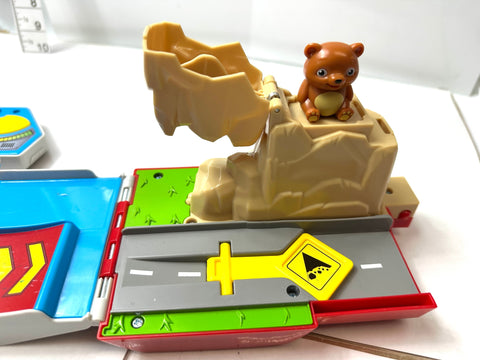 TAKARA TOMY PAW Patrol Paw Patroller Truck Playset Vehicle Carrier