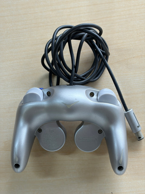 ニンテンドーゲームキューブ専用コントローラ シルバー